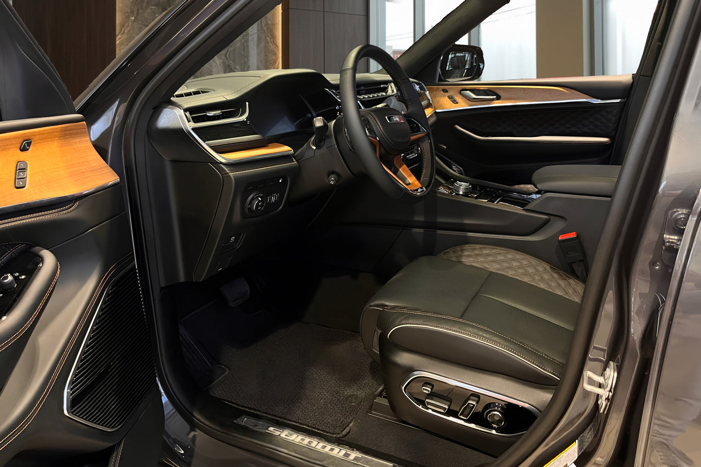 Jeep Grand Cherokee 4xe PHEV Summit Reserve